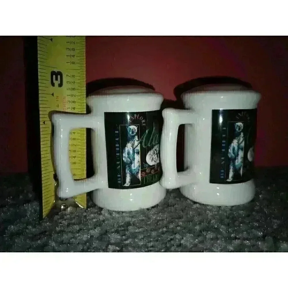 Vintage Alaska Souvenir Salt & Pepper Shakers The Last Frontier Beautiful Decor
